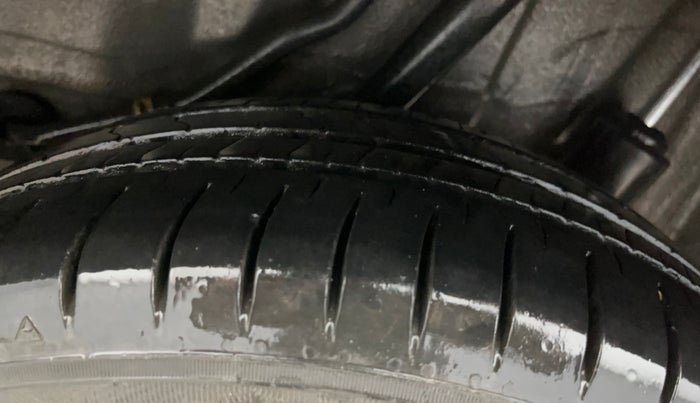 2014 Honda Amaze 1.2L I-VTEC S, Petrol, Manual, 86,292 km, Left Rear Tyre Tread