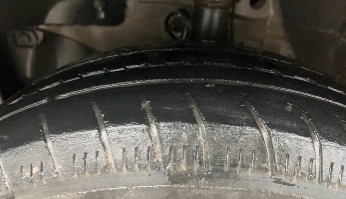 2014 Honda Amaze 1.2L I-VTEC S, Petrol, Manual, 86,292 km, Left Front Tyre Tread