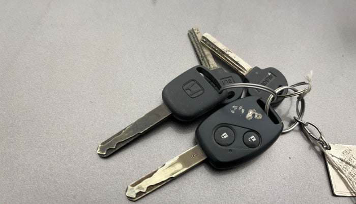 2014 Honda Amaze 1.2L I-VTEC S, Petrol, Manual, 86,292 km, Key Close Up