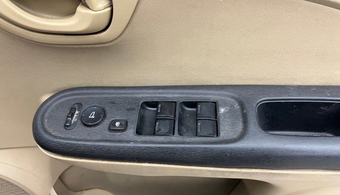 2014 Honda Amaze 1.2L I-VTEC S, Petrol, Manual, 86,292 km, Driver Side Door Panels Control