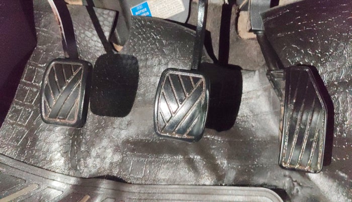2019 Maruti Swift ZXI, Petrol, Manual, 79,756 km, Pedals