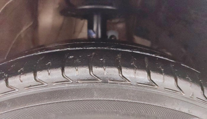 2019 Maruti Swift ZXI, Petrol, Manual, 79,756 km, Right Front Tyre Tread