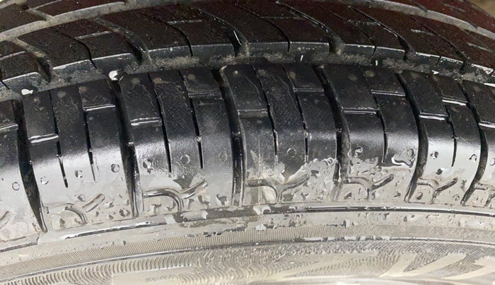2014 Maruti Alto 800 LXI, Petrol, Manual, 37,894 km, Right Rear Tyre Tread