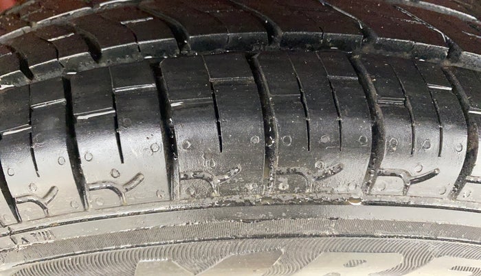 2014 Maruti Alto 800 LXI, Petrol, Manual, 37,894 km, Left Rear Tyre Tread