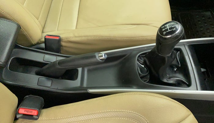 2016 Maruti Baleno ALPHA PETROL 1.2, Petrol, Manual, 86,333 km, Gear Lever