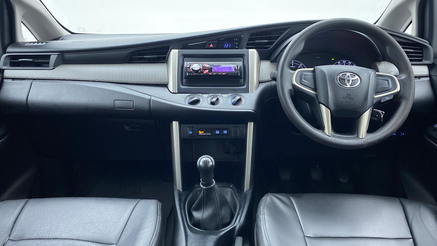 2017 Toyota Innova Crysta 2.4 GX 7 STR, Diesel, Manual, 76,346 km, Dashboard