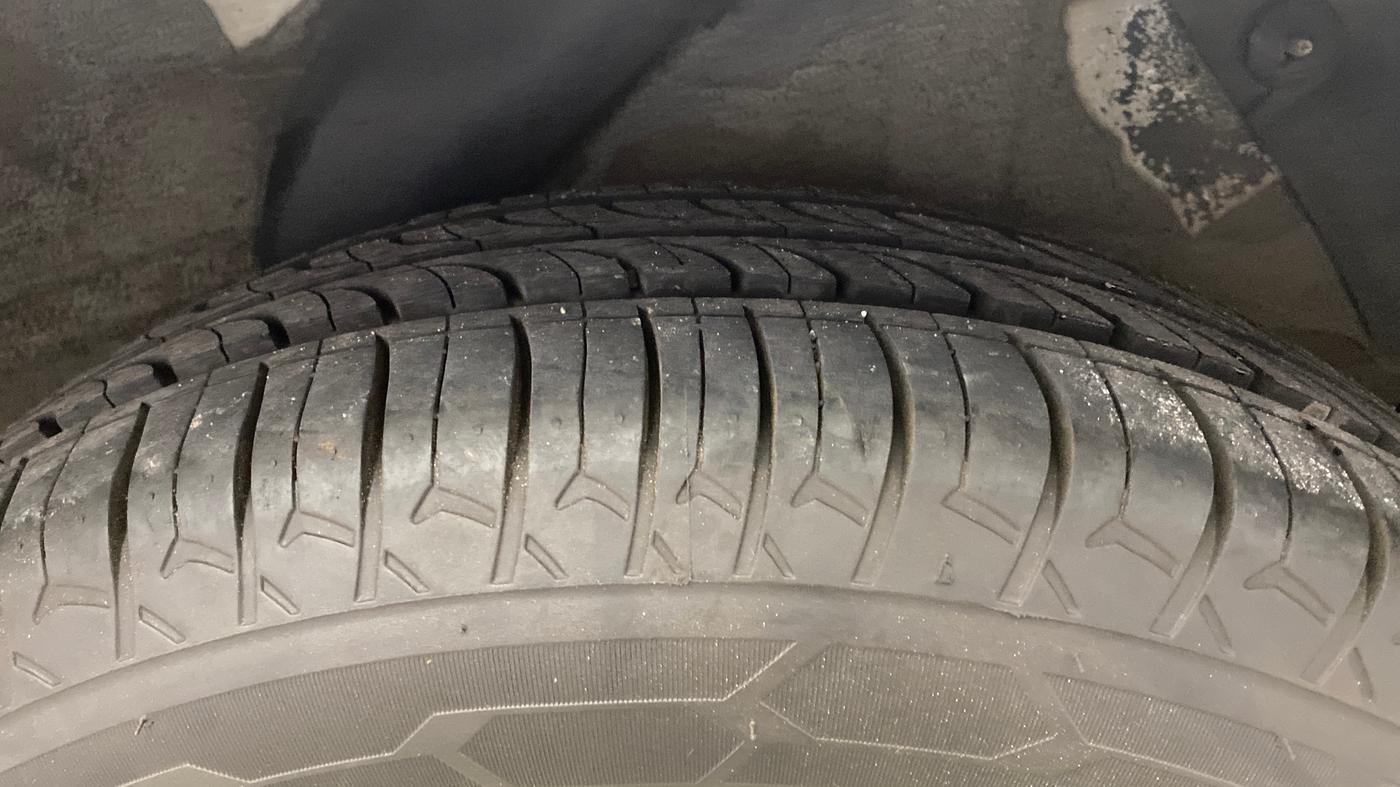 2013 Hyundai i20 MAGNA (O) 1.2, Petrol, Manual, 61,150 km, Left Rear Tyre Tread