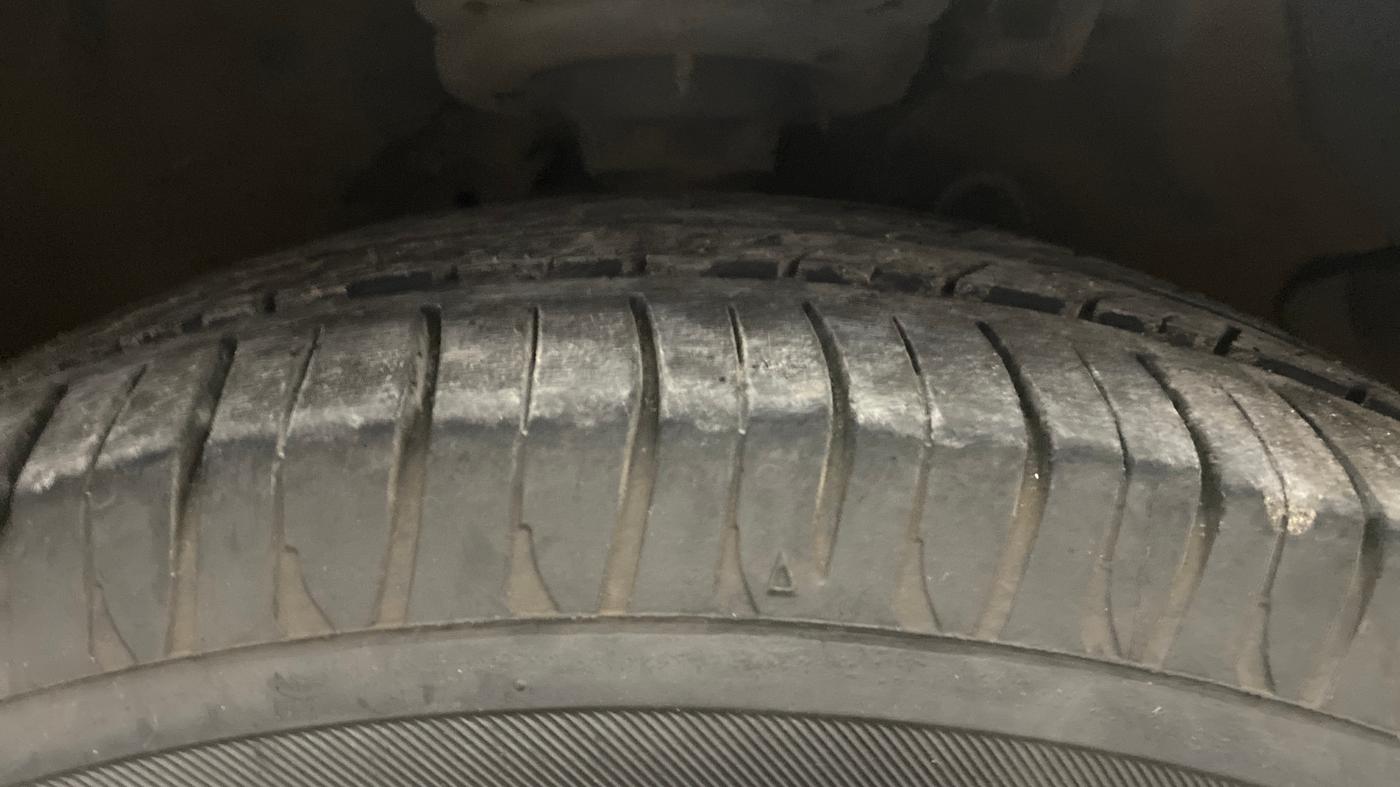2013 Hyundai i20 MAGNA (O) 1.2, Petrol, Manual, 61,150 km, Right Front Tyre Tread