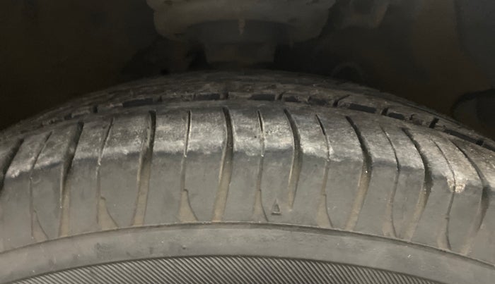 2013 Hyundai i20 MAGNA (O) 1.2, Petrol, Manual, 61,150 km, Right Front Tyre Tread