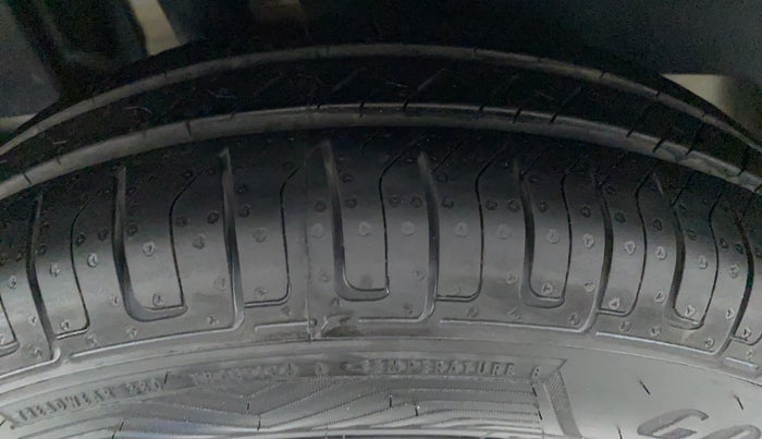 2019 Maruti Dzire VXI, Petrol, Manual, Right Rear Tyre Tread