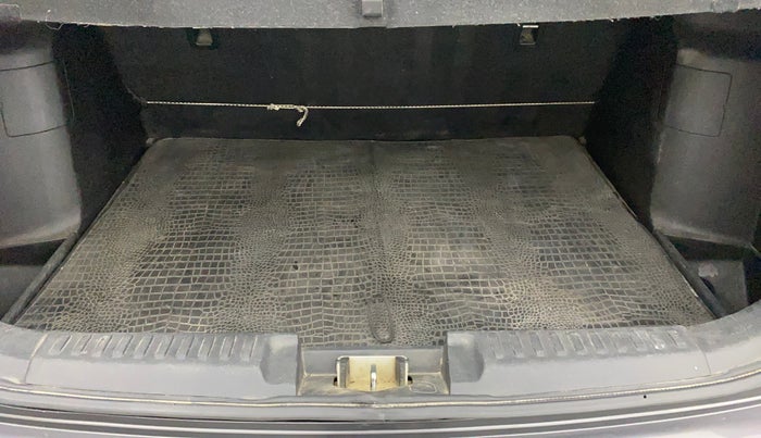 2020 Maruti Vitara Brezza LXI, Petrol, Manual, 77,545 km, Boot Inside