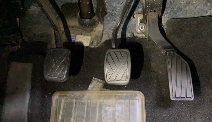 2020 Maruti Vitara Brezza LXI, Petrol, Manual, 77,545 km, Pedals