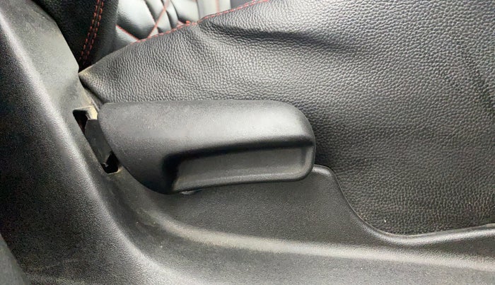 2020 Maruti Vitara Brezza LXI, Petrol, Manual, 77,545 km, Driver Side Adjustment Panel