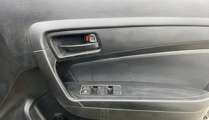 2020 Maruti Vitara Brezza LXI, Petrol, Manual, 77,545 km, Driver Side Door Panels Control
