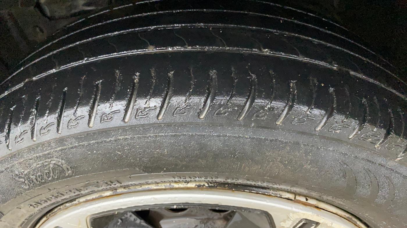2020 Maruti Vitara Brezza LXI, Petrol, Manual, 77,545 km, Left Front Tyre Tread