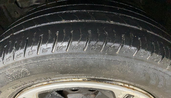 2020 Maruti Vitara Brezza LXI, Petrol, Manual, 77,545 km, Left Front Tyre Tread