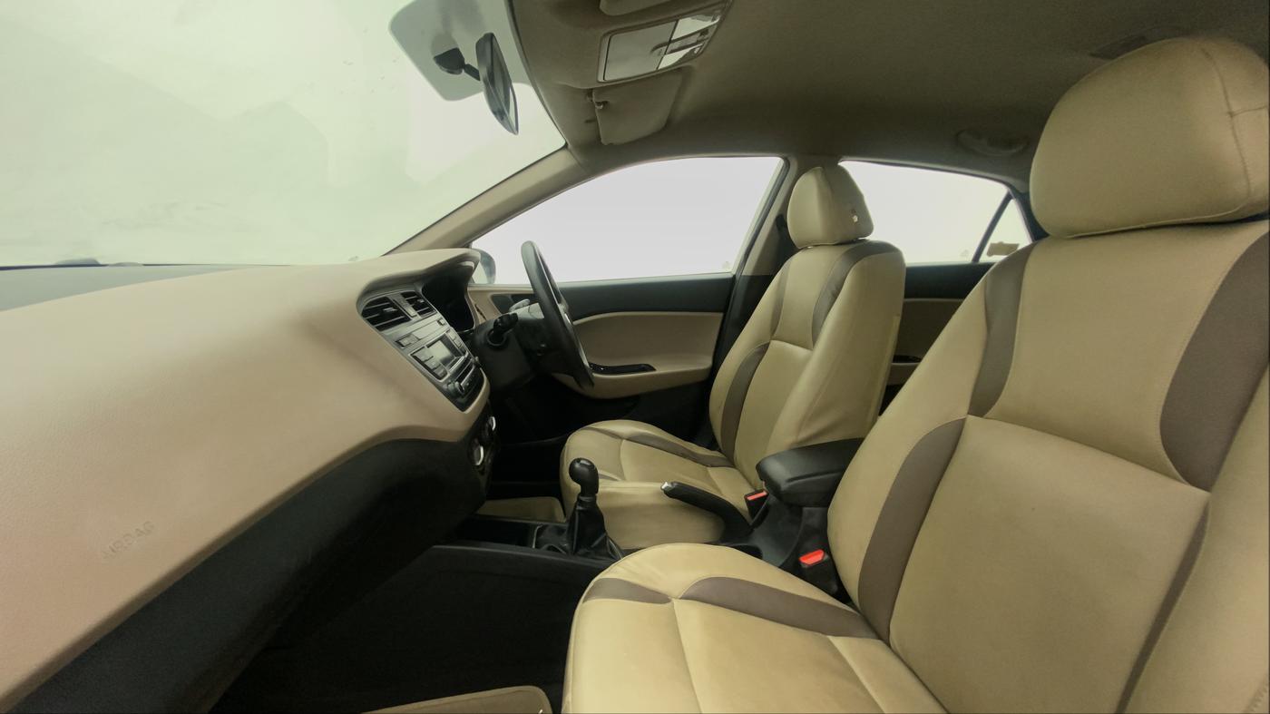 2016 Hyundai Elite i20 MAGNA 1.2, Petrol, Manual, 69,252 km, Right Side Front Door Cabin