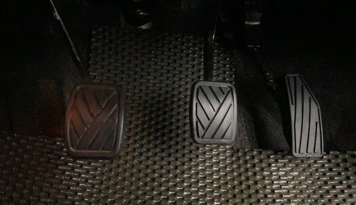 2018 Maruti Baleno ALPHA PETROL 1.2, Petrol, Manual, 65,309 km, Pedals