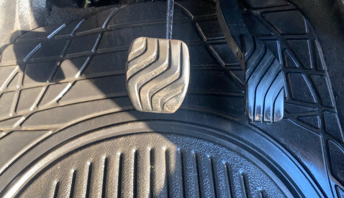 2020 Renault Kwid RXT 1.0 AMT (O), Petrol, Automatic, 38,385 km, Pedals