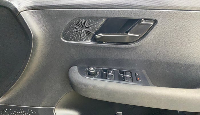 2021 Tata ALTROZ XZ PLUS PETROL DARK EDITION, Petrol, Manual, 29,120 km, Driver Side Door Panels Control