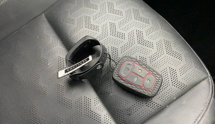 2021 Tata ALTROZ XZ PLUS PETROL DARK EDITION, Petrol, Manual, 29,120 km, Key Close Up