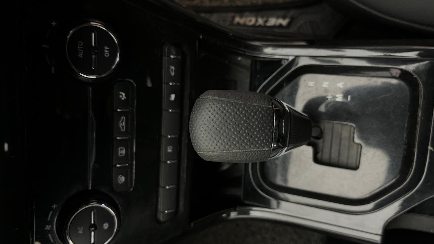 2023 Tata NEXON XZA PLUS LUX SUNROOF DARK DIESEL, Diesel, Automatic, 67,052 km, Gear Lever