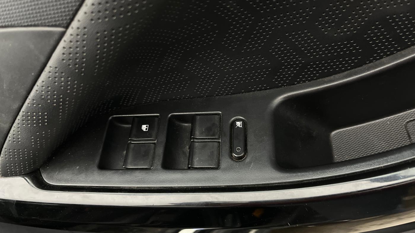 2023 Tata NEXON XZA PLUS LUX SUNROOF DARK DIESEL, Diesel, Automatic, 67,052 km, Driver Side Door Panels Control