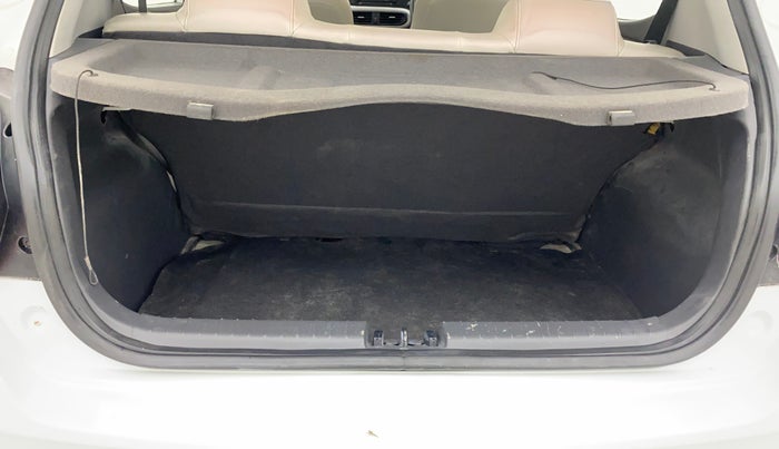 2020 Hyundai GRAND I10 NIOS MAGNA AMT 1.2 KAPPA VTVT, Petrol, Automatic, 68,750 km, Boot Inside