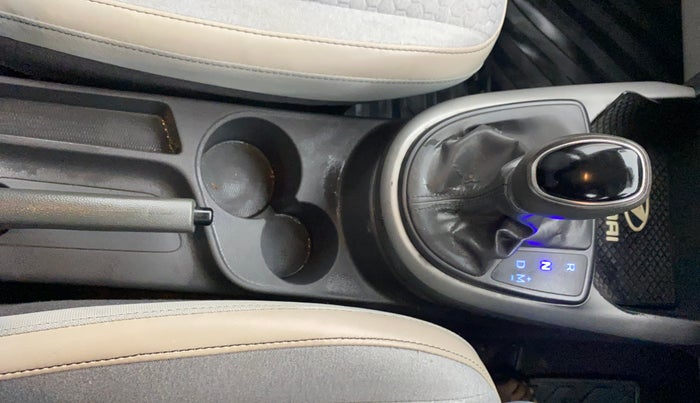 2020 Hyundai GRAND I10 NIOS MAGNA AMT 1.2 KAPPA VTVT, Petrol, Automatic, 68,750 km, Gear Lever