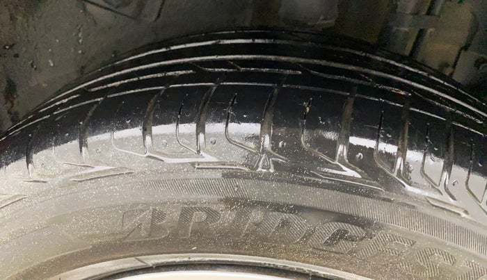 2020 Tata NEXON XMA SUNROOF PETROL, Petrol, Automatic, 56,068 km, Left Rear Tyre Tread