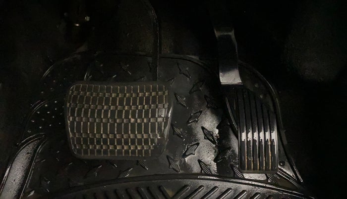 2020 Tata NEXON XMA SUNROOF PETROL, Petrol, Automatic, 56,068 km, Pedals