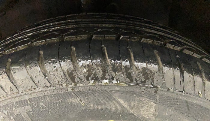 2011 Hyundai i20 MAGNA (O) 1.2, Petrol, Manual, 35,389 km, Left Front Tyre Tread