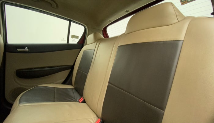 2011 Hyundai i20 MAGNA (O) 1.2, Petrol, Manual, 35,389 km, Right Side Rear Door Cabin