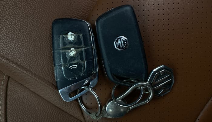 2021 MG HECTOR PLUS SHARP 2.0 DIESEL TURBO MT 6-STR, Diesel, Manual, 1,00,349 km, Key Close Up