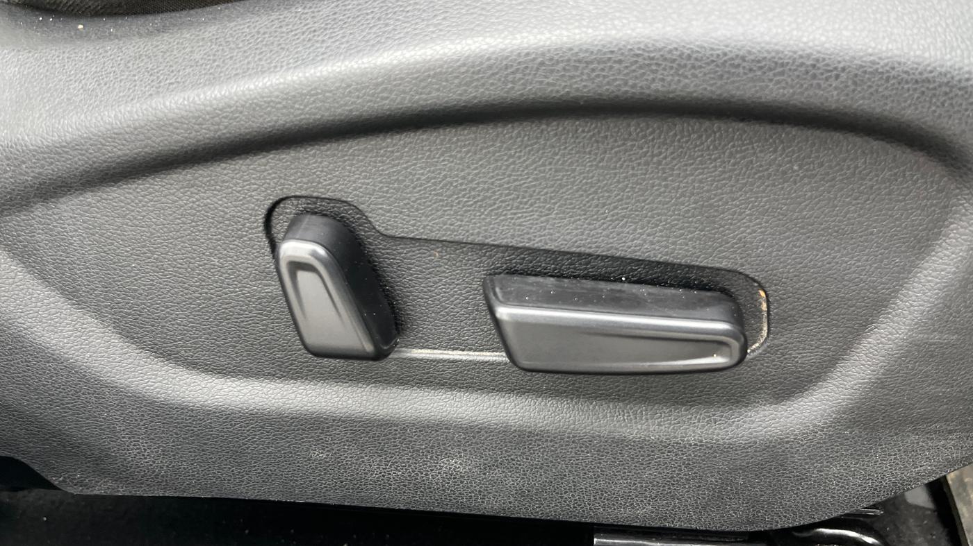 2022 Hyundai Creta SX (O) AT 1.5 DIESEL, Diesel, Automatic, 29,551 km, Driver Side Adjustment Panel