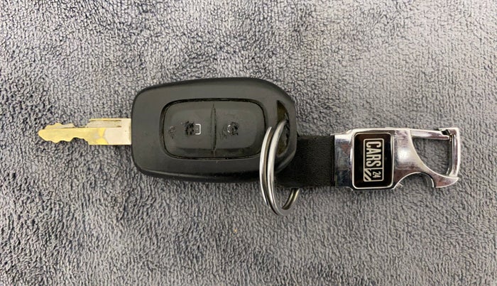 2019 Renault Kwid CLIMBER 1.0, CNG, Manual, 57,056 km, Key Close Up