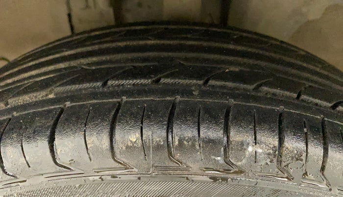 2019 Renault Kwid CLIMBER 1.0, CNG, Manual, 57,056 km, Left Front Tyre Tread