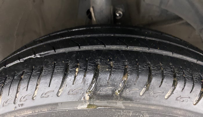 2019 Maruti Baleno DELTA PETROL 1.2, Petrol, Manual, 25,749 km, Right Front Tyre Tread