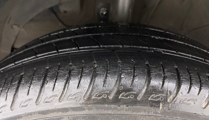 2019 Maruti Baleno DELTA PETROL 1.2, Petrol, Manual, 25,749 km, Left Front Tyre Tread