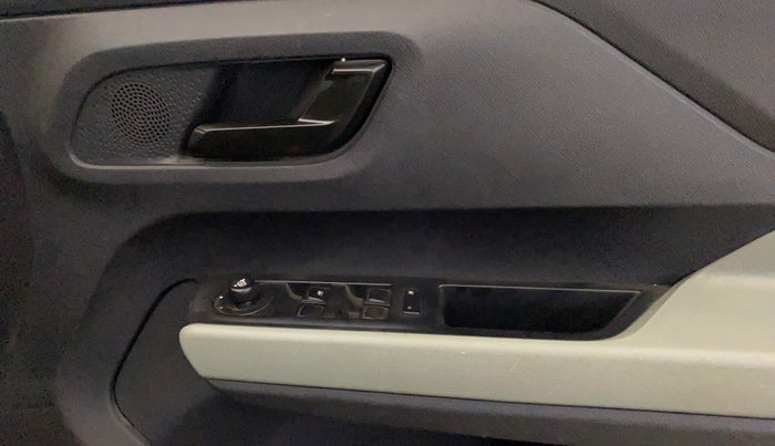 2023 Tata PUNCH ADVENTURE CAMO AMT, Petrol, Automatic, 17,161 km, Driver Side Door Panels Control