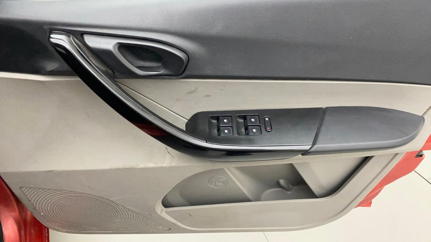 2017 Tata Tiago WIZZ EDITION PETROL, Petrol, Manual, 58,073 km, Driver Side Door Panels Control