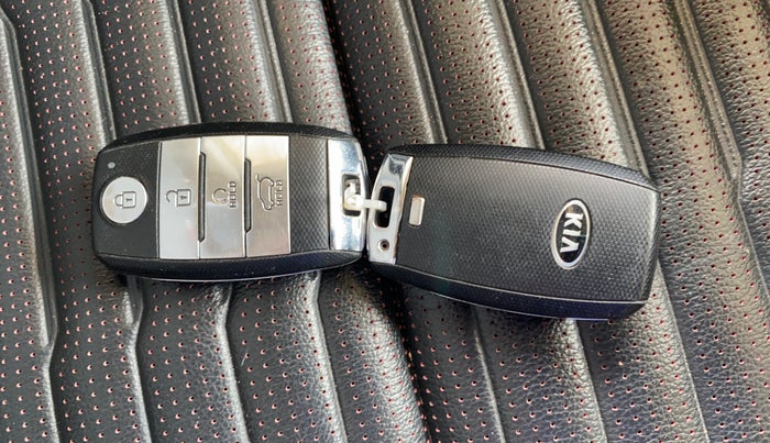 2020 KIA SONET GTX PLUS 1.0 IMT, Petrol, Manual, 63,261 km, Key Close Up
