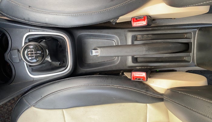 2016 Volkswagen Ameo HIGHLINE1.2L, Petrol, Manual, 53,385 km, Gear Lever