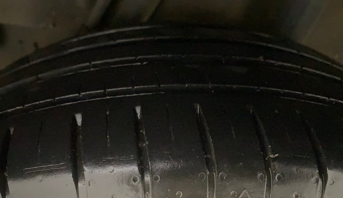 2017 Honda WR-V 1.5L I-DTEC VX MT, Diesel, Manual, 1,44,831 km, Left Rear Tyre Tread