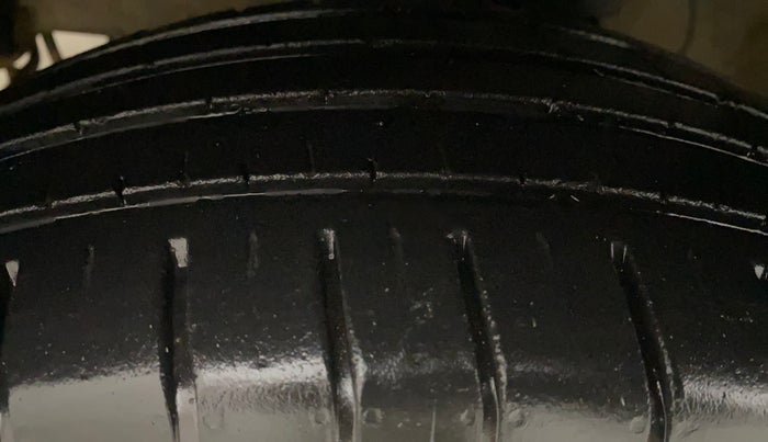 2017 Honda WR-V 1.5L I-DTEC VX MT, Diesel, Manual, 1,44,831 km, Left Front Tyre Tread