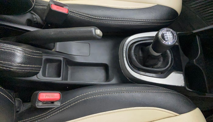 2017 Honda WR-V 1.5L I-DTEC VX MT, Diesel, Manual, 1,44,831 km, Gear Lever