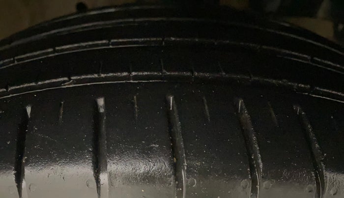 2017 Honda WR-V 1.5L I-DTEC VX MT, Diesel, Manual, 1,44,831 km, Right Front Tyre Tread