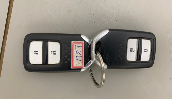 2017 Honda WR-V 1.5L I-DTEC VX MT, Diesel, Manual, 1,44,831 km, Key Close Up