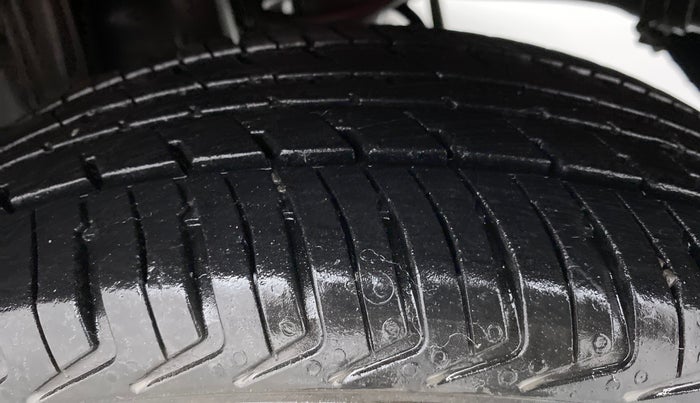 2010 Maruti Alto K10 LXI P, Petrol, Manual, 28,906 km, Left Rear Tyre Tread