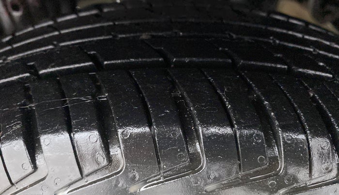 2010 Maruti Alto K10 LXI P, Petrol, Manual, 28,906 km, Right Rear Tyre Tread